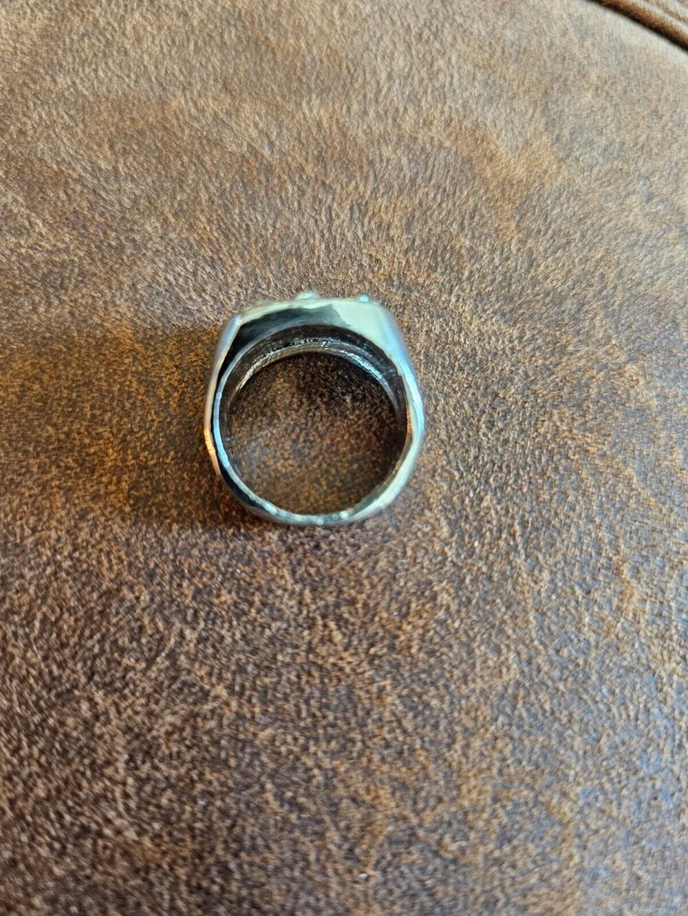 Vintage Men's silver-tone signet ring Military or  medieval-style Sz 7.5